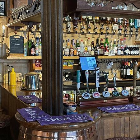Crown Hotel Downham Market Bagian luar foto