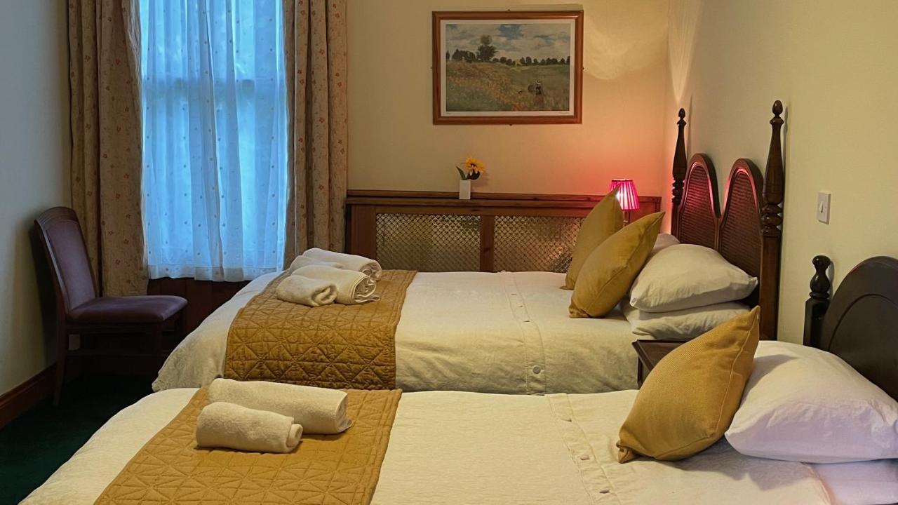 Crown Hotel Downham Market Bagian luar foto