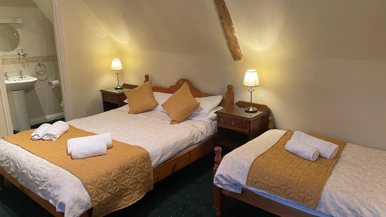 Crown Hotel Downham Market Bagian luar foto