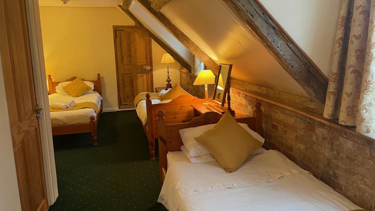 Crown Hotel Downham Market Bagian luar foto