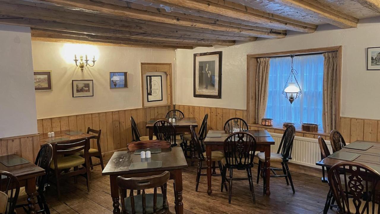 Crown Hotel Downham Market Bagian luar foto