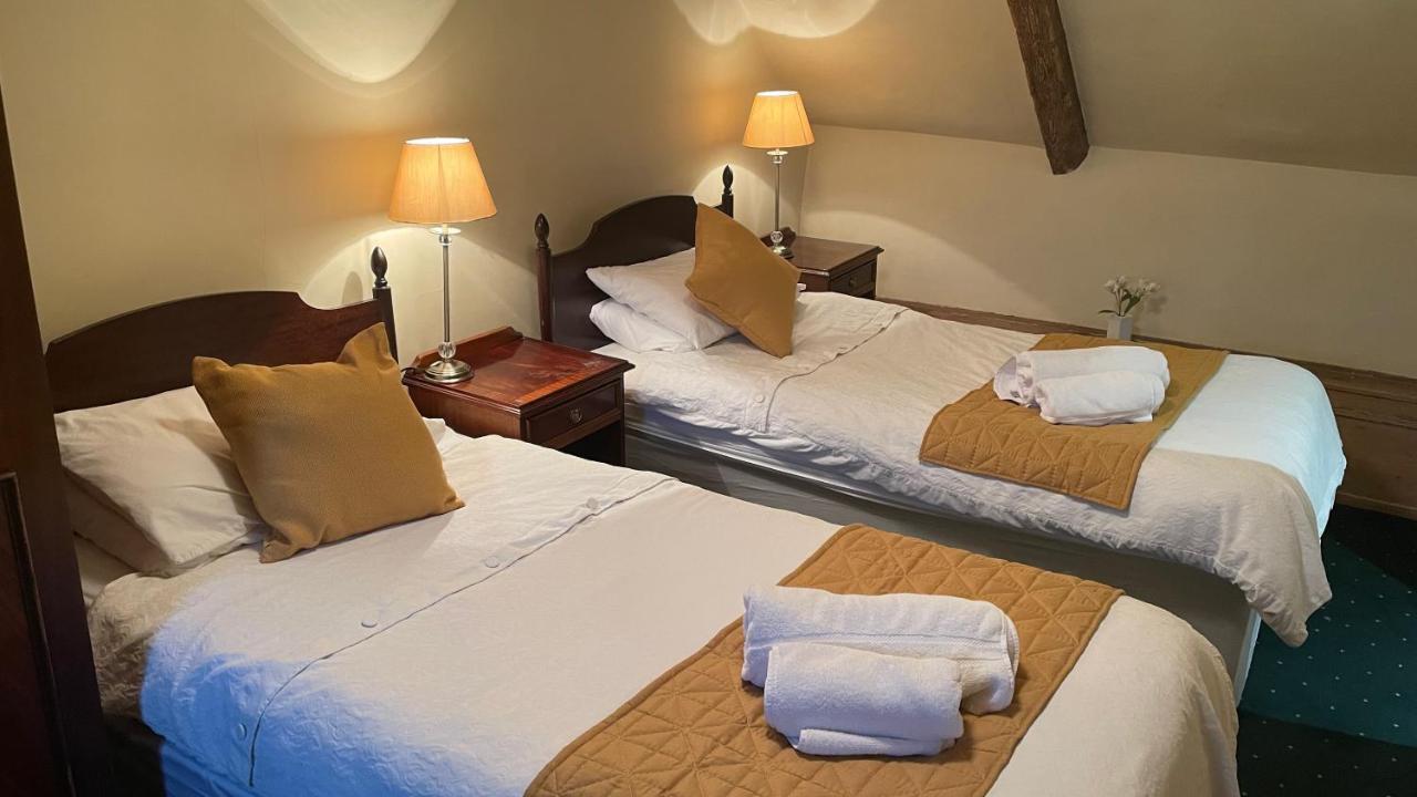 Crown Hotel Downham Market Bagian luar foto
