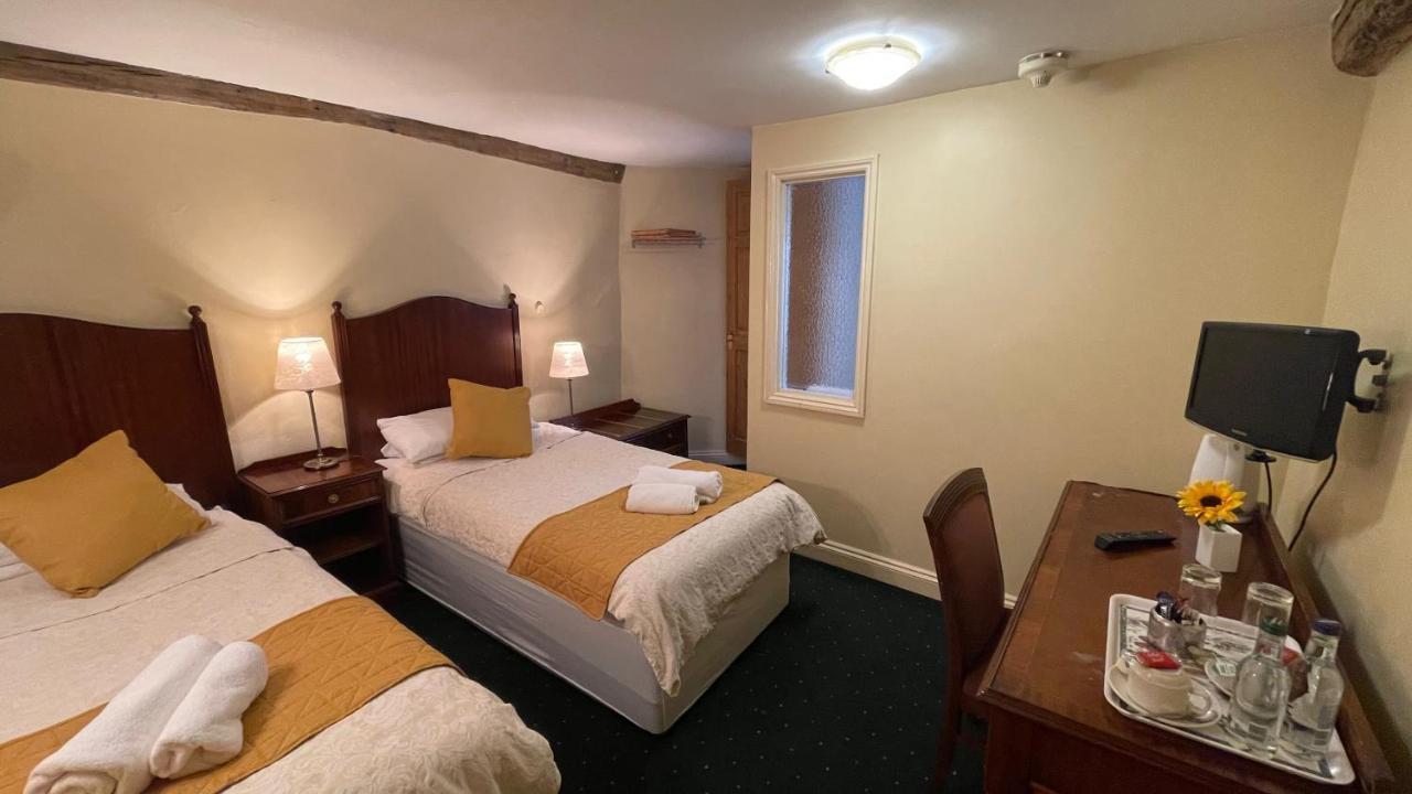 Crown Hotel Downham Market Bagian luar foto
