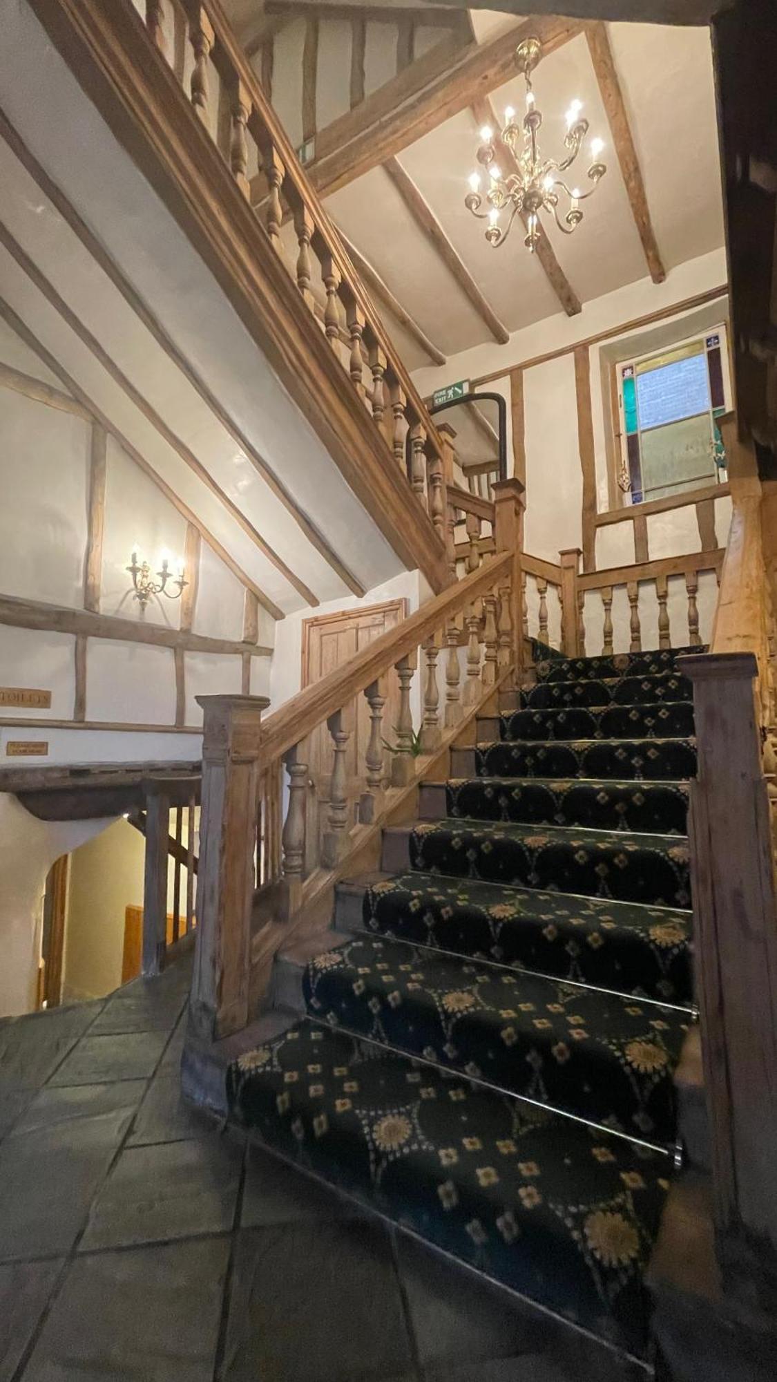 Crown Hotel Downham Market Bagian luar foto